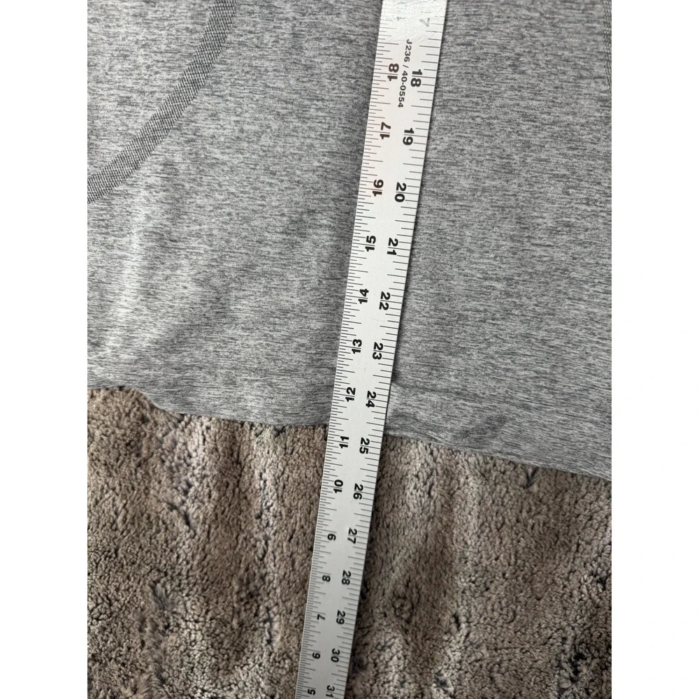 Lululemon Tank Top Womens Gray Racerback Swiftly Tech Running Shirt Athletic 8